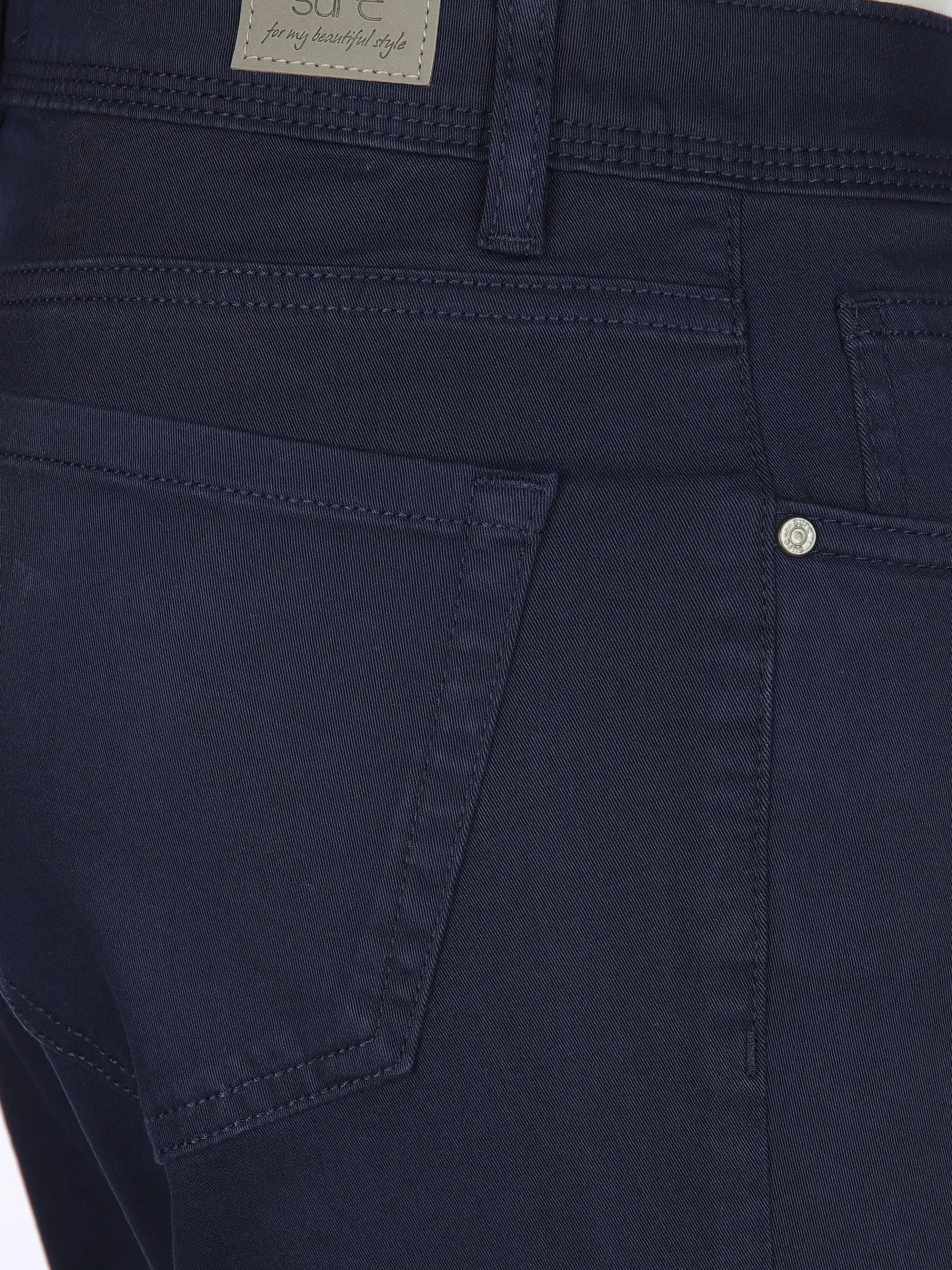 Damen Caprihose in slimfit Form