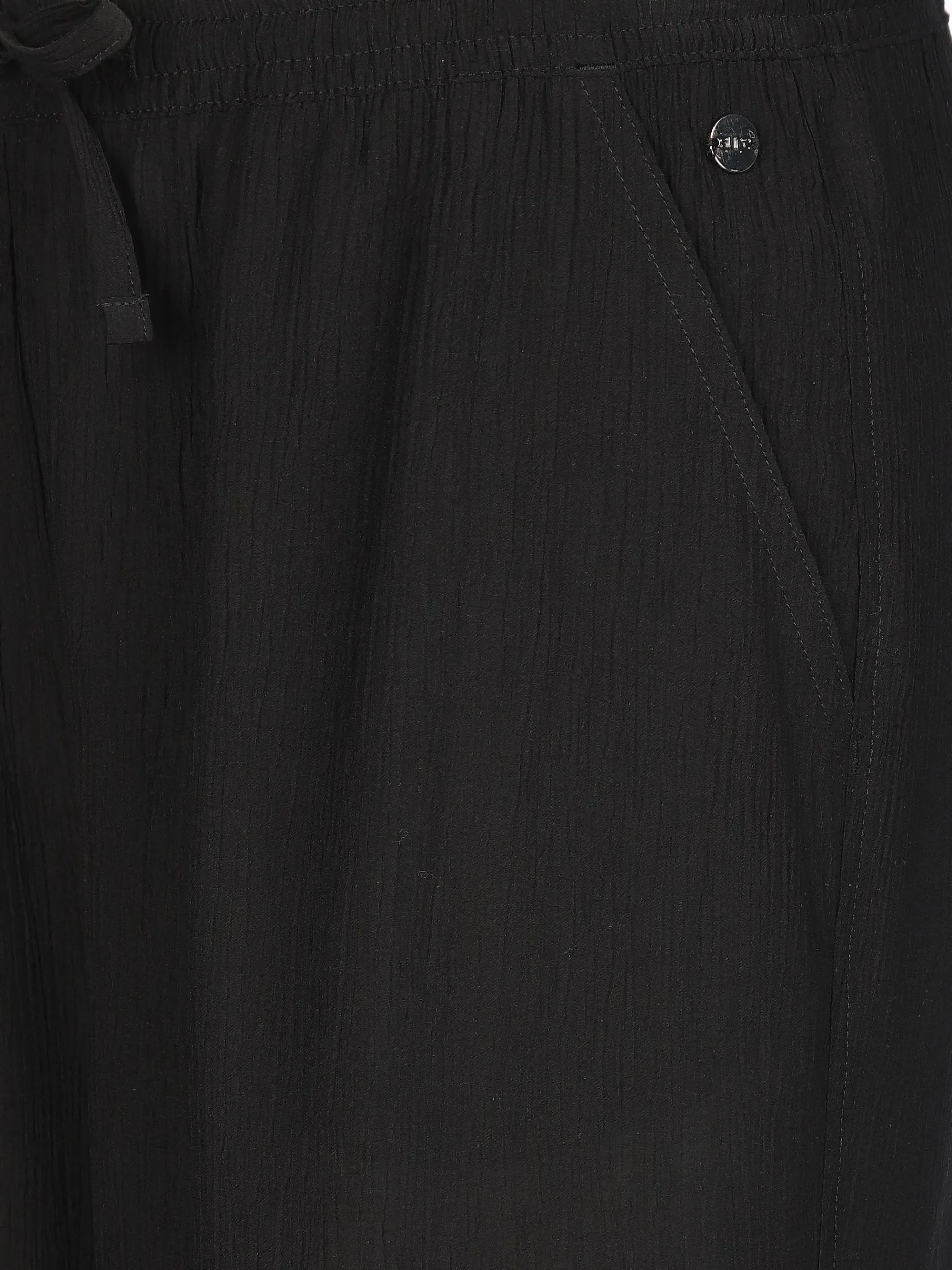 Damen Hose in Crinkle Optik