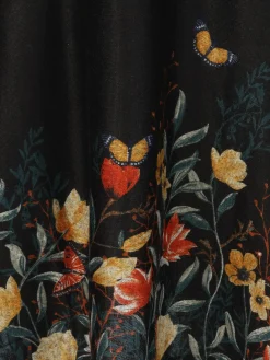 Damen Kleid in schwingender Form