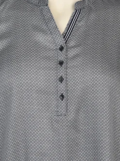 Große Größen Bluse im Minimalprint