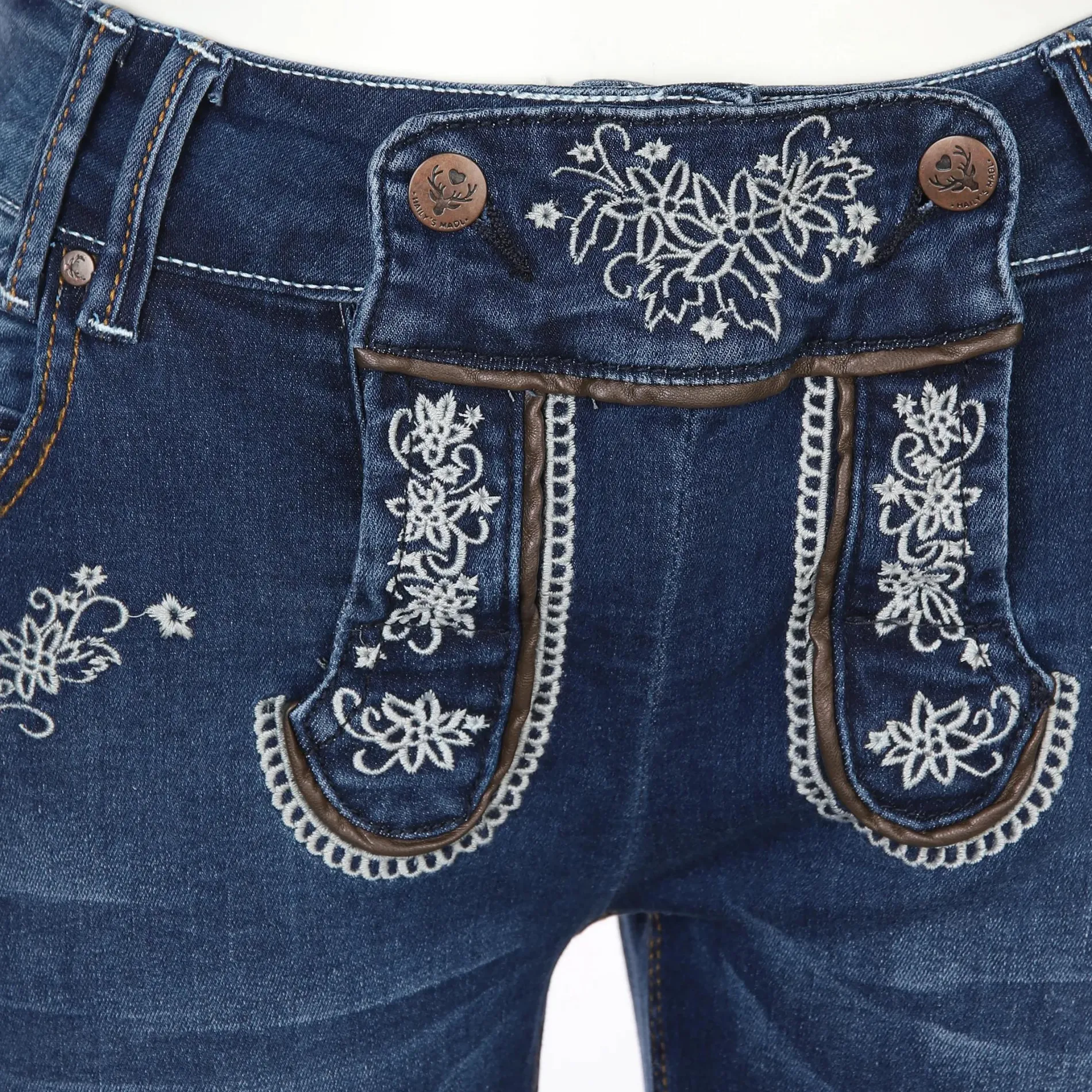 Hailys MADL MODELL Trachtenbermuda