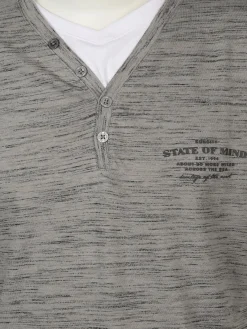 Herren Henleyshirt in 2in1 Optik