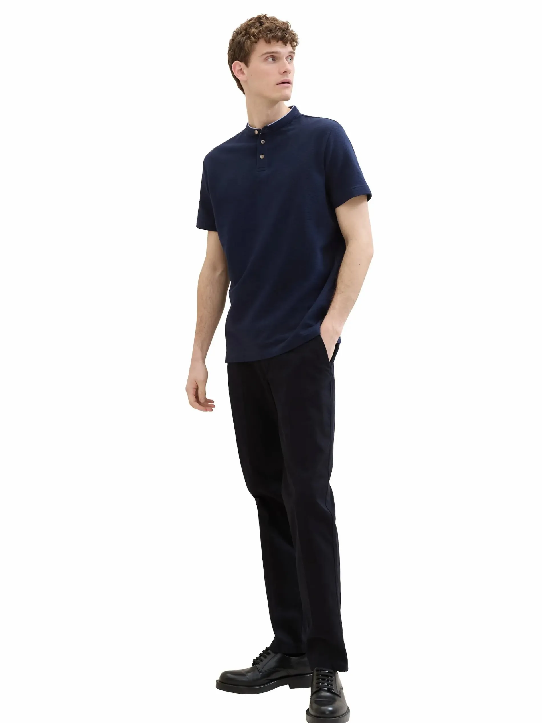 Herren Poloshirt mit kurzem Stehkragen