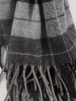 Herren Schal in karierter Optik