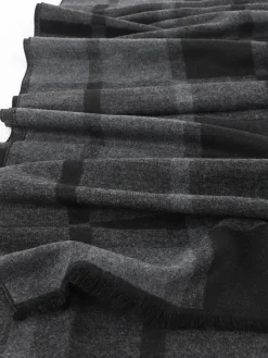 Herren Schal mit Streifenmuster