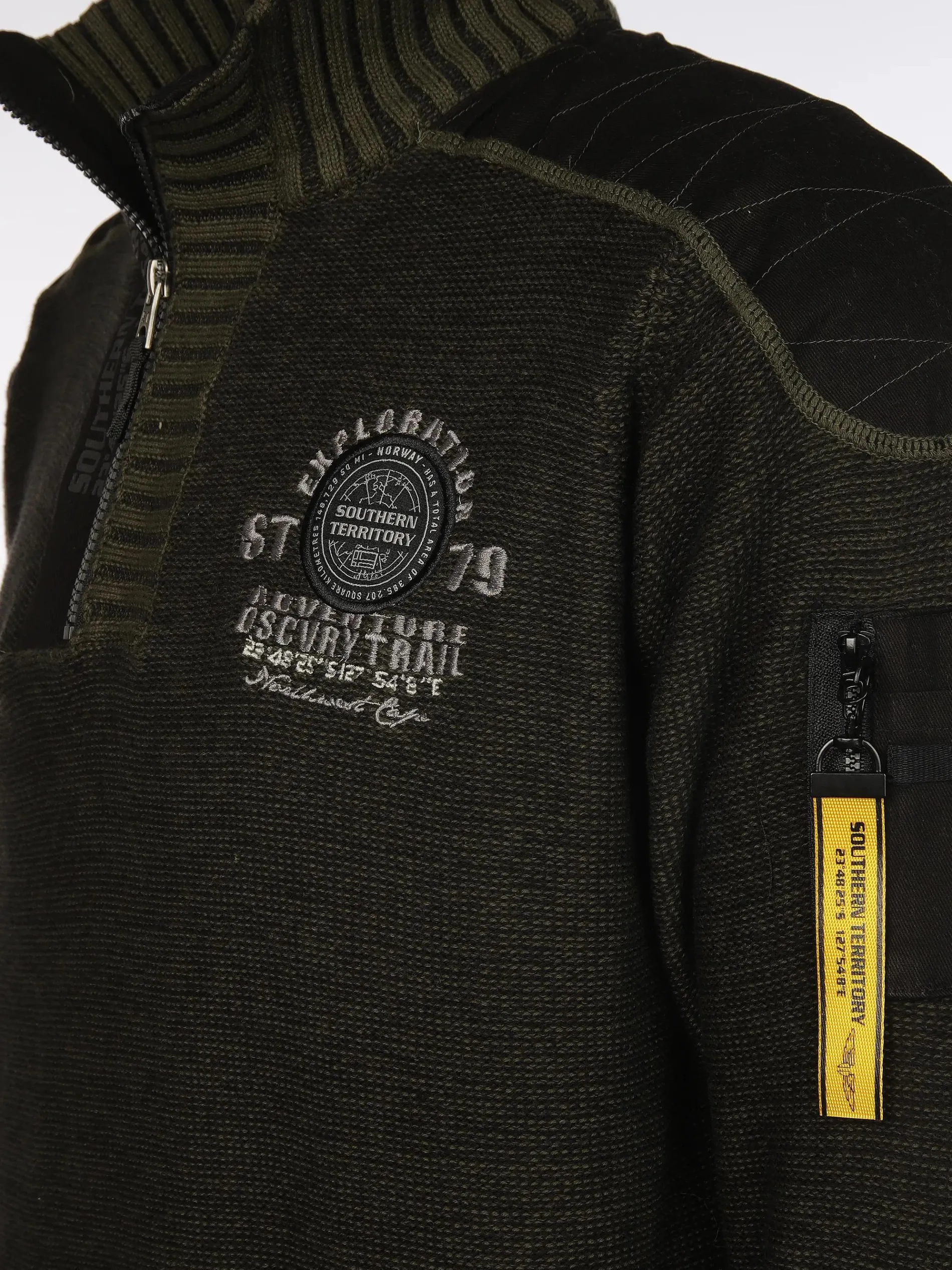 Herren Stricktroyer mit Stickerei