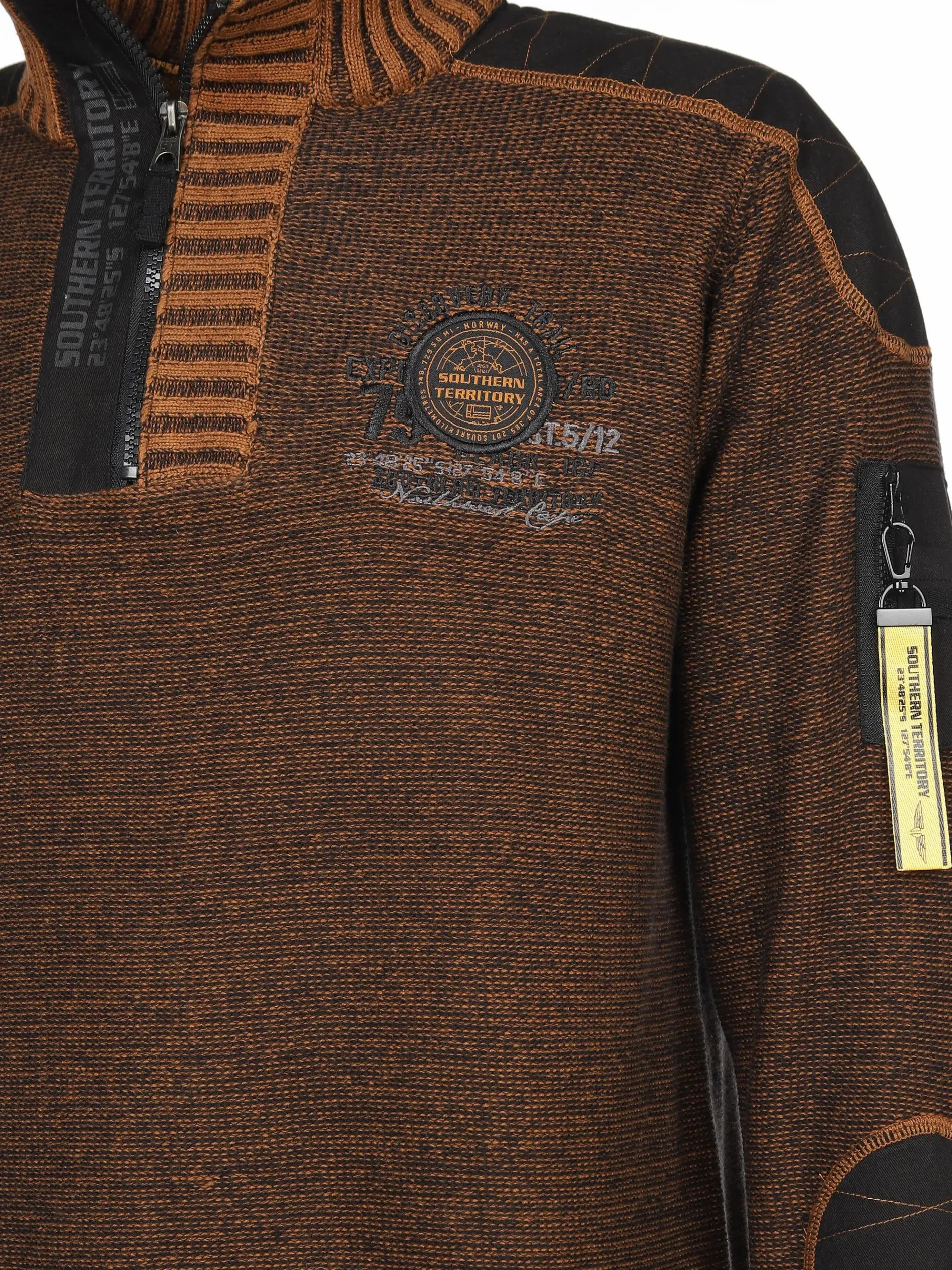 Herren Stricktroyer mit vielen Details