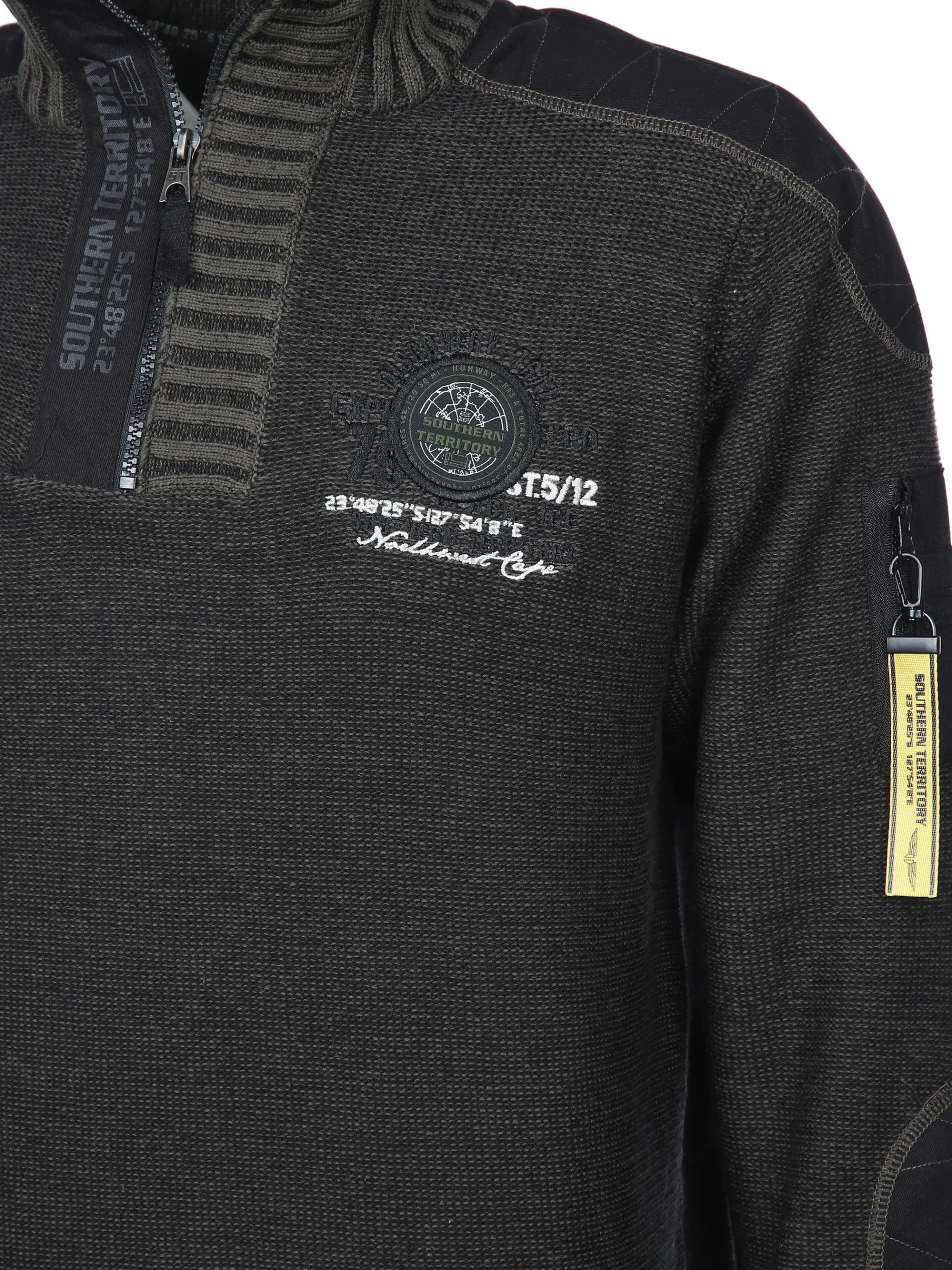 Herren Stricktroyer mit vielen Details