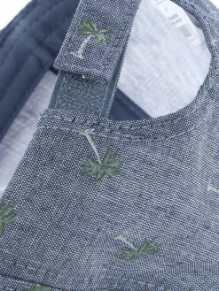 Jungen Cap mit Alloverprint und Stickerei