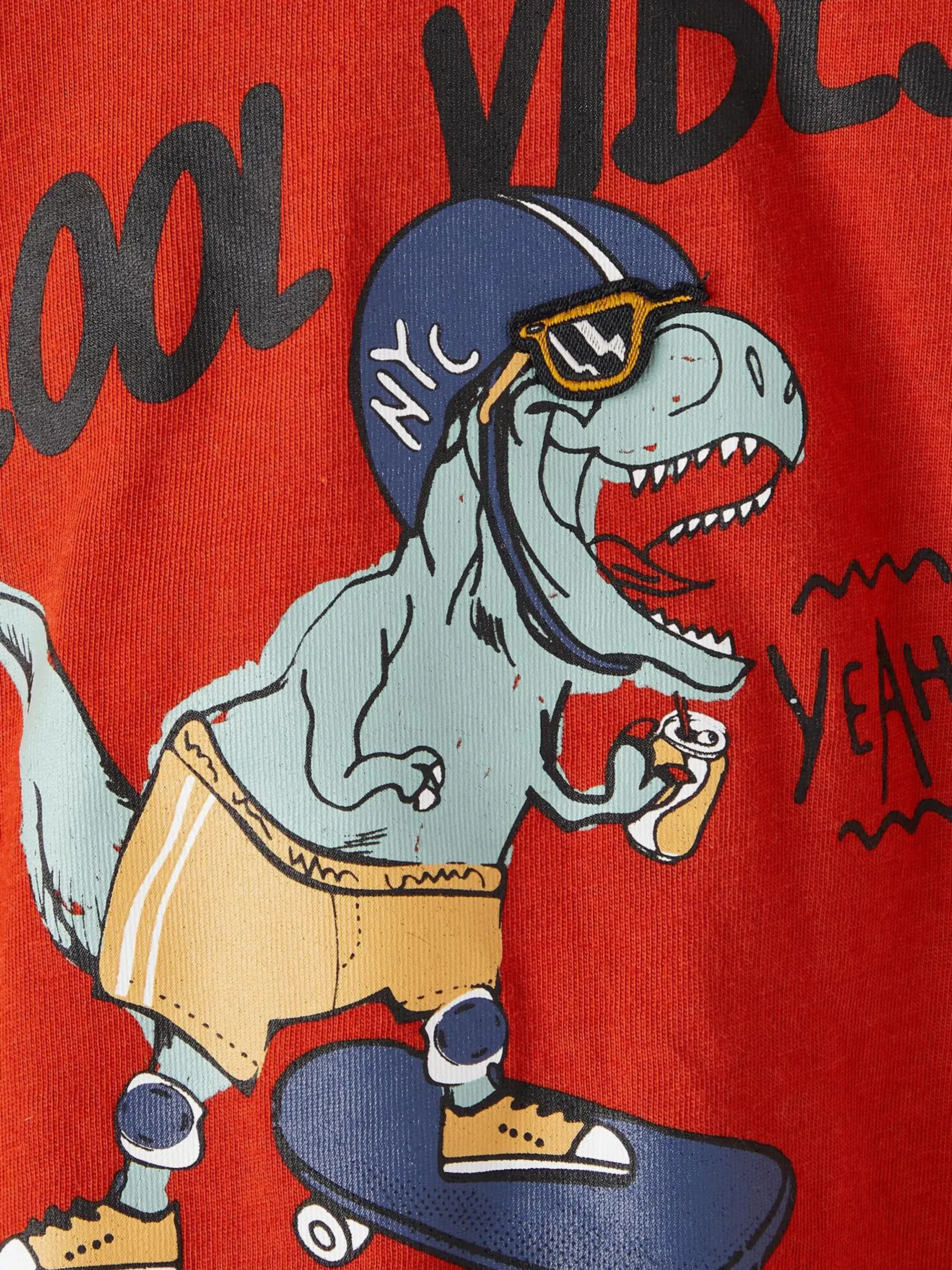 Jungen Langarmshirt mit Frontprint und Applikation